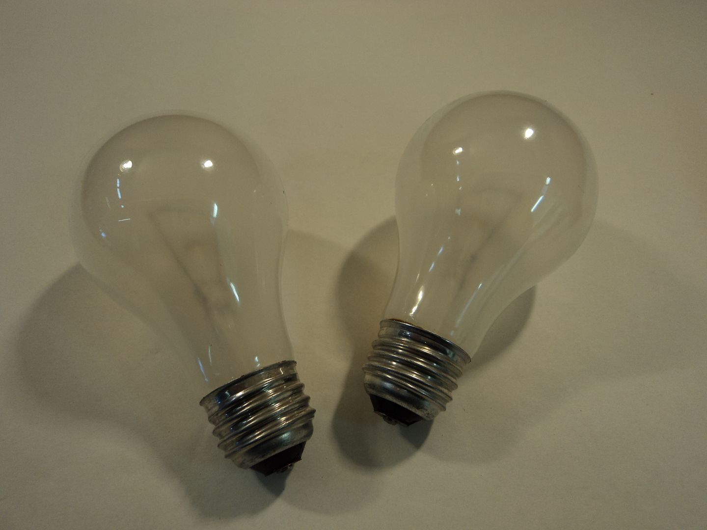 Philips 100W Light Bulbs Pack of 2 Frosted 130V Incandescent PHI100A130V